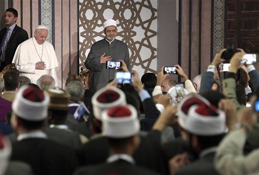 Refuerzan seguridad para misa del Papa Francisco en El Cairo - papa-francisco-egipto1