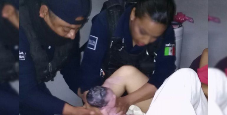 Policías asisten parto en Morelia