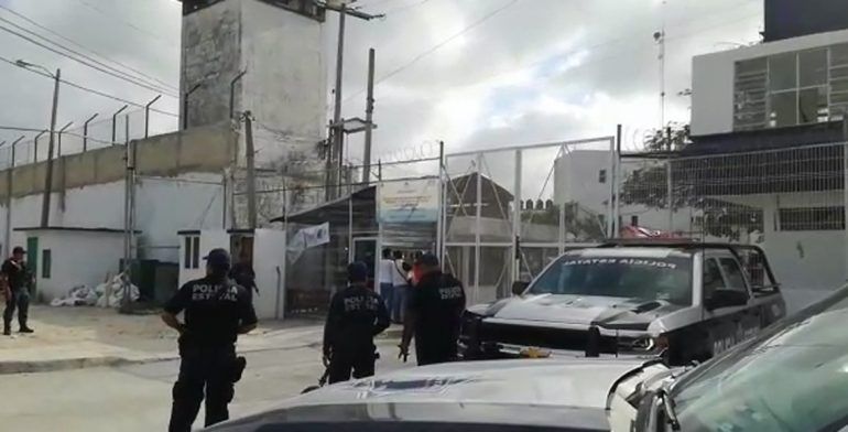 Pelea en cárcel de Cancún deja tres heridos - penal-cancun-770x392