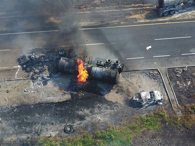 Explota pipa en carretera Córdoba-Minatitlán Explota pipa en carretera Córdoba-Minatitlán