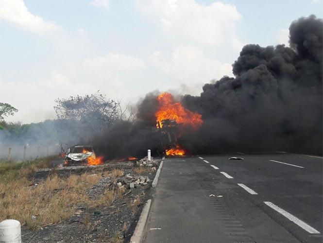 Explota pipa en carretera Córdoba-Minatitlán - pipa-veracruz-2