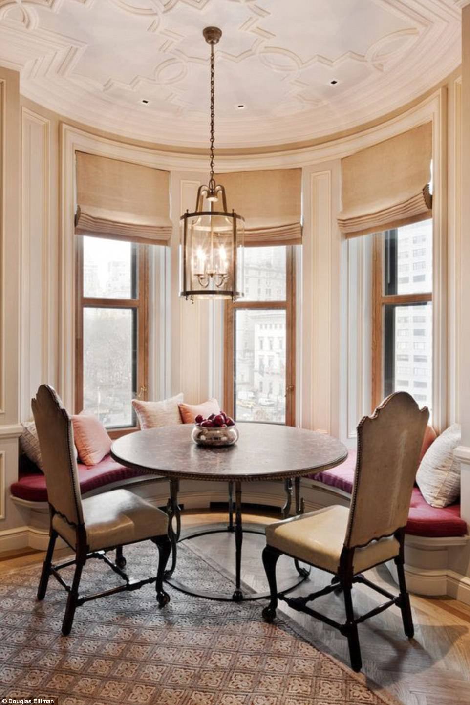 El departamento del Hotel Plaza donde vivió JFK está a la venta - plaza-hotel-astor-suite10