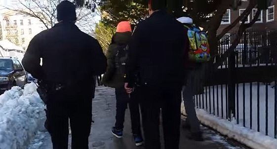 #Video Policías hostigan a estudiantes afroamericanos