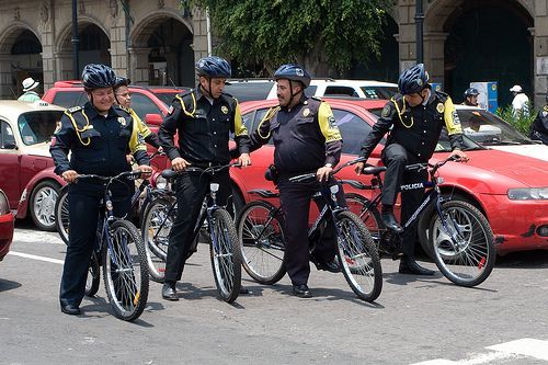 Policías en bicicleta persiguen y atrapan a asaltante en Azcapotzalco Policías en bicicleta persiguen y atrapan a asaltante en Azcapotzalco