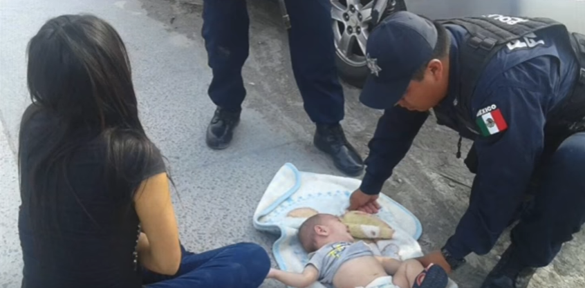 PF auxilia a mujeres y bebé involucrados en choque en Tamaulipas