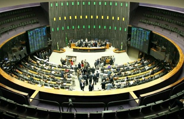 Corte suprema brasileña imputa a decenas de políticos - politicos-brasil