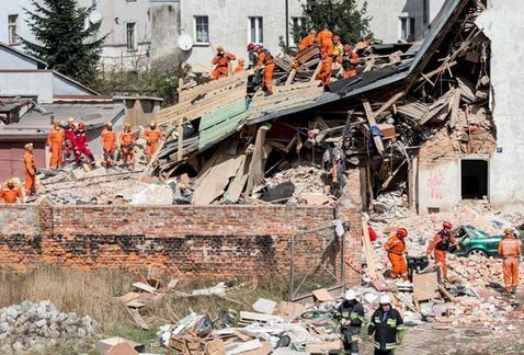 Derrumbe en Polonia deja al menos 3 muertos Derrumbe en Polonia deja al menos 3 muertos