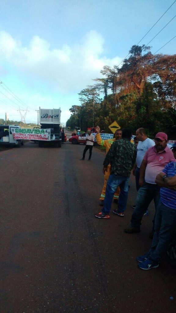 Michel Temer rechaza frenar reformas pese a huelga general en Brasil - protestas-brasil2-576x1024