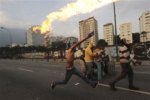 Suman nueve muertos por protestas en Venezuela - protestas-venezuela-1