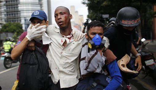 Suman 20 muertos tras protestas en Venezuela