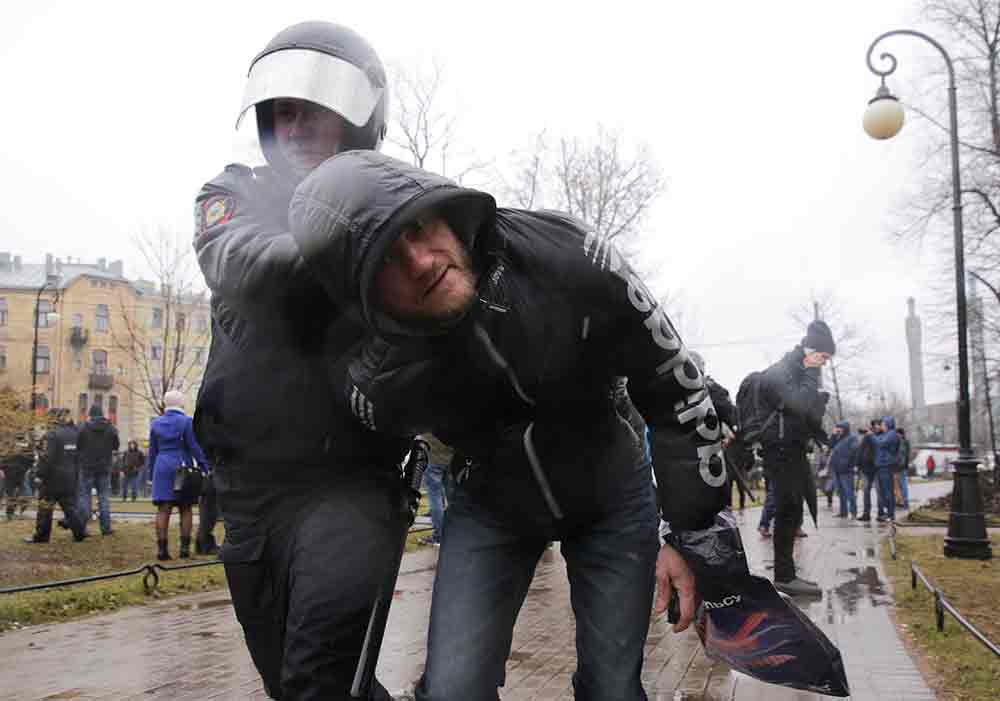 Manifestantes exigen a Putin no se presente a reelección - putin-6