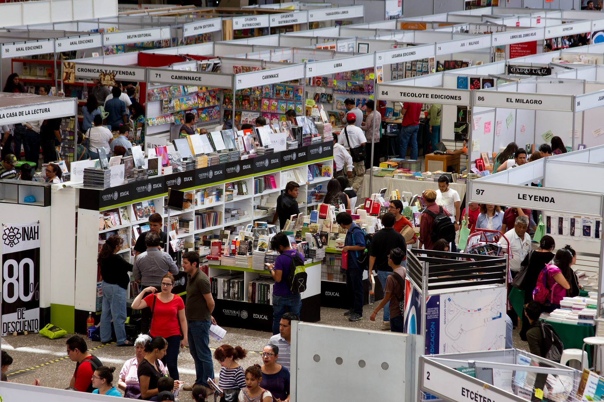 Alistan Remate de Libros del Auditorio