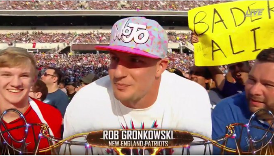 Video: Rob Gronkowski ingresa al ring en Wrestlemania