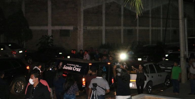 Entregan cuerpos de las víctimas del choque en la autopista Siglo 21