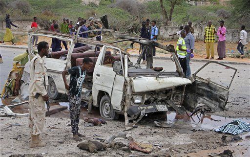 Explosión de coche bomba en Somalia deja 13 muertos Explosión de coche bomba en Somalia deja 13 muertos