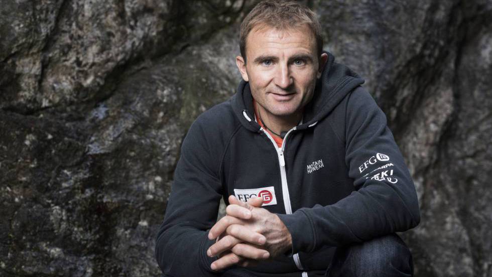 Muere alpinista tras caer mil metros cerca del Everest