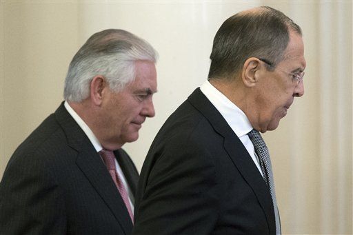 Rusia acusa a EE.UU. de lanzar operación ilegal en Siria - tillerson-lavrov