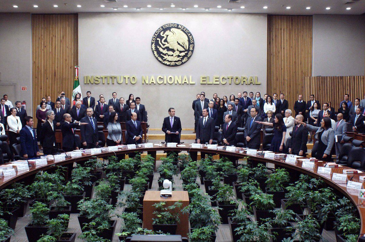 Rinden protesta tres nuevos consejeros del INE