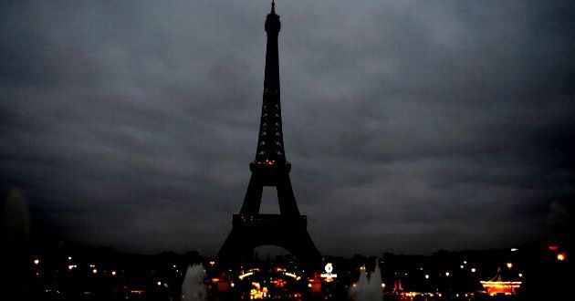 París apagará Torre Eiffel en homenaje a las víctimas del atentado en Rusia