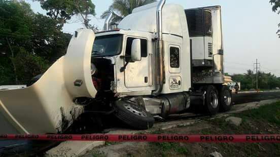 Mueren hijos de exalcalde de Suchiate en accidente carretero en Chiapas - trailer-chiapas