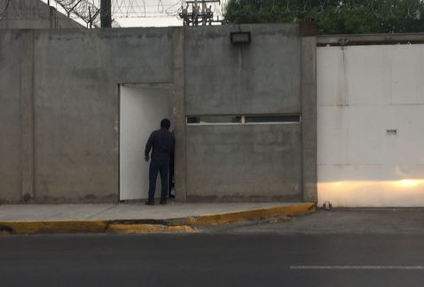 Escapan ocho internos de tutelar de menores en Nuevo León