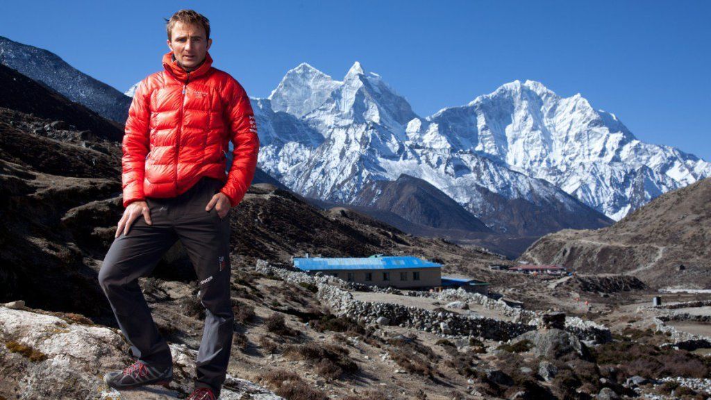 Muere alpinista tras caer mil metros cerca del Everest - ueli-steck