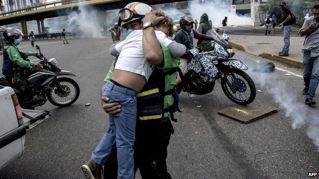 Cuerpos de seguridad dispersan protestas en Venezuela