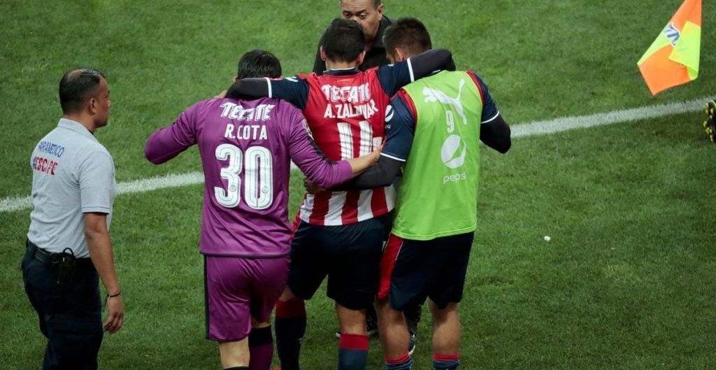 Chivas se queda sin Zaldívar y Pizarro cuatro semanas