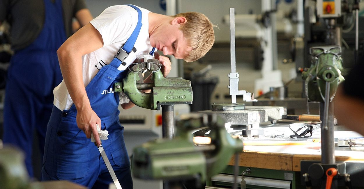 Desempleo en EE.UU. cae durante abril a su nivel más bajo en 10 años - 151189209