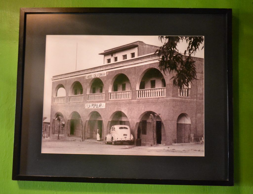 ¿Cuál es el Hotel California que Eagles quiere demandar? - 3-Foto-del-Hotel-California-a-mediados-de-los-50-cundo-en-su-planta-baja-había-una-tienda-1024x787