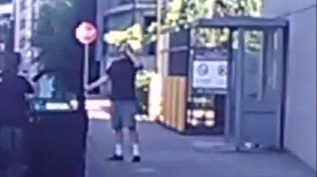 #Video Neonazi pide a la policía que lo maten tras asesinar a dos en EE.UU.