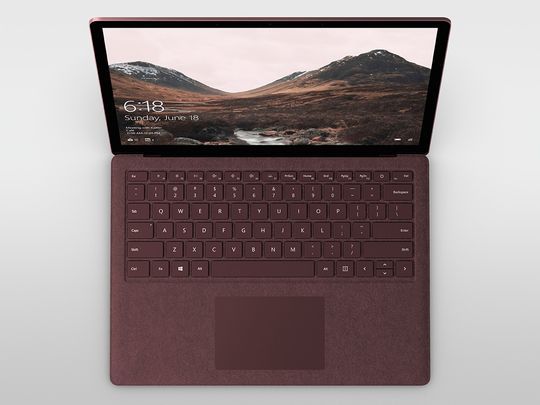 Microsoft presenta su nueva laptop - 636293223834562692-MSSurface-MKT-04-Burg-V2-RGB