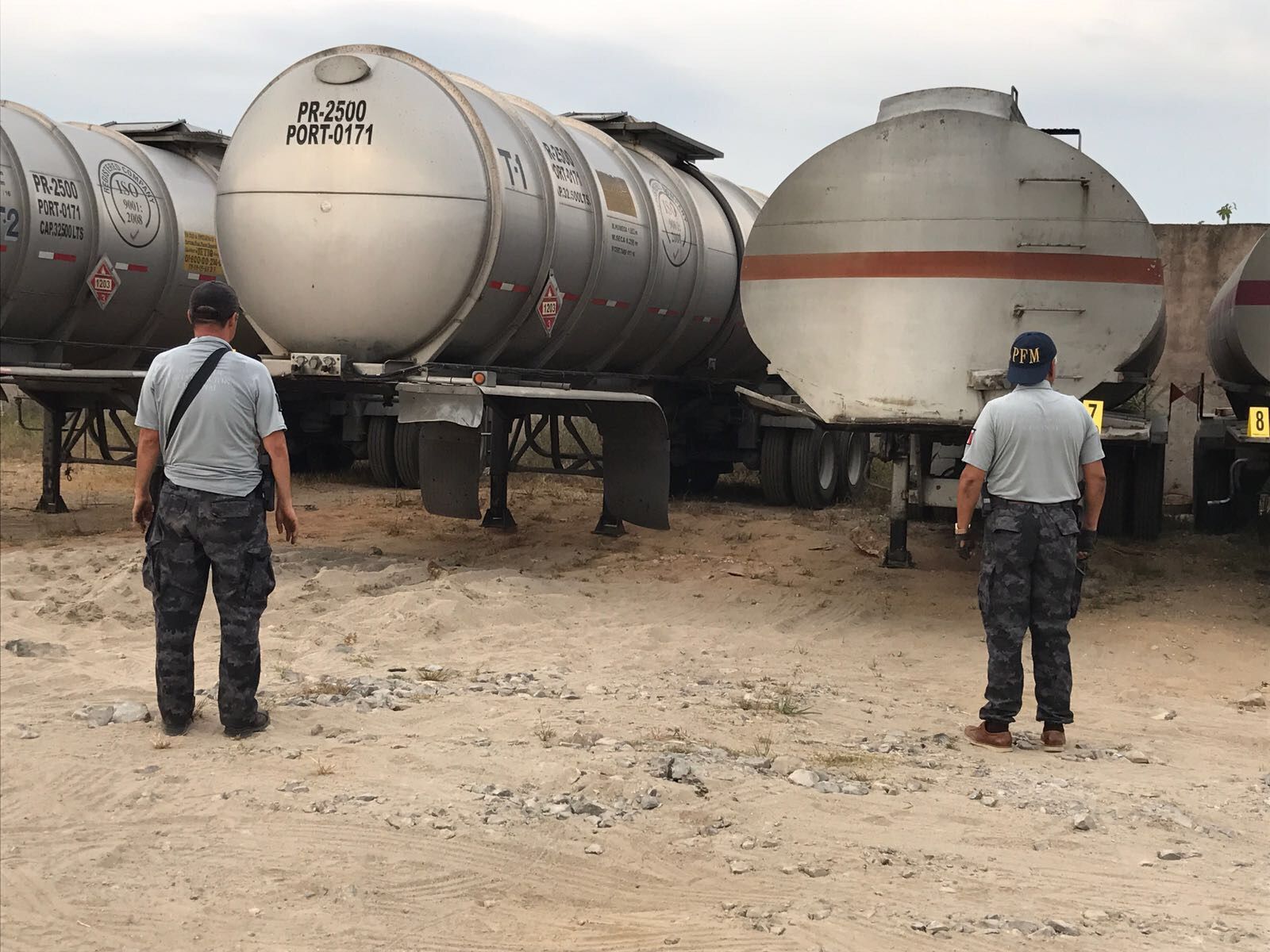 PGR asegura más de 111 mil litros de gasolina en Puebla y Veracruz
