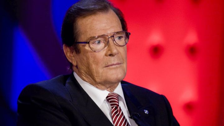 Muere Roger Moore