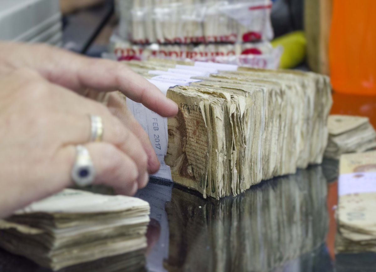 #Video Así se destruyen 350 millones de billetes - Billetes-Argentina