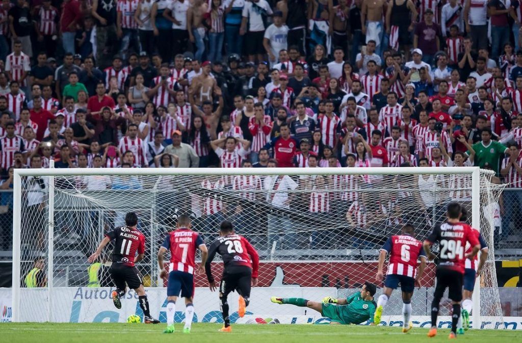 Atlas frena a Chivas - CHIVAS-ATLAS-PENAL-1024x673