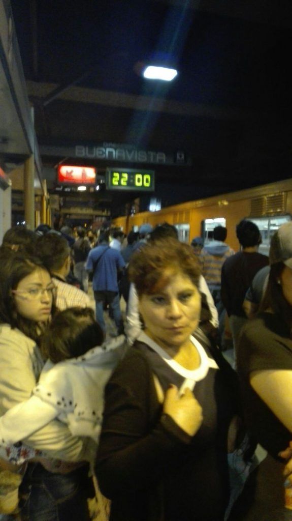 Falla servicio en Línea B del Metro - C_6sHb3VoAAz_ch-575x1024