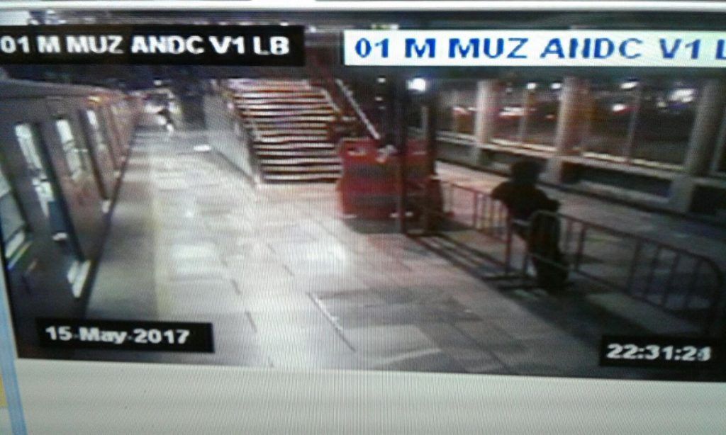 Falla servicio en Línea B del Metro - C_6xwXaUIAAa1fT-1024x614