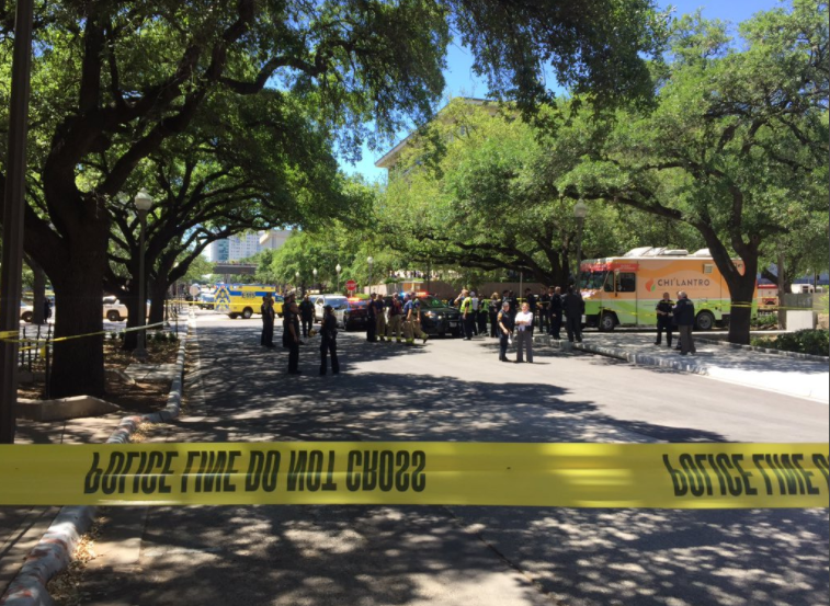 Ataque en la Universidad de Texas deja un muerto