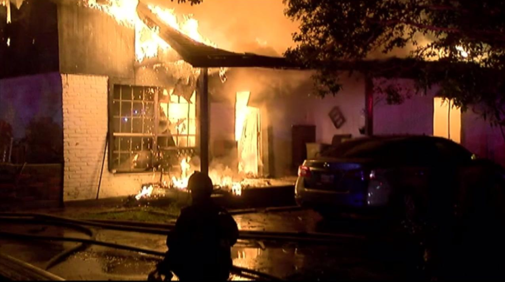 Incendio en vivienda de Texas cobra la vida de tres niños - Captura-de-pantalla-2017-05-12-a-las-12.25.20