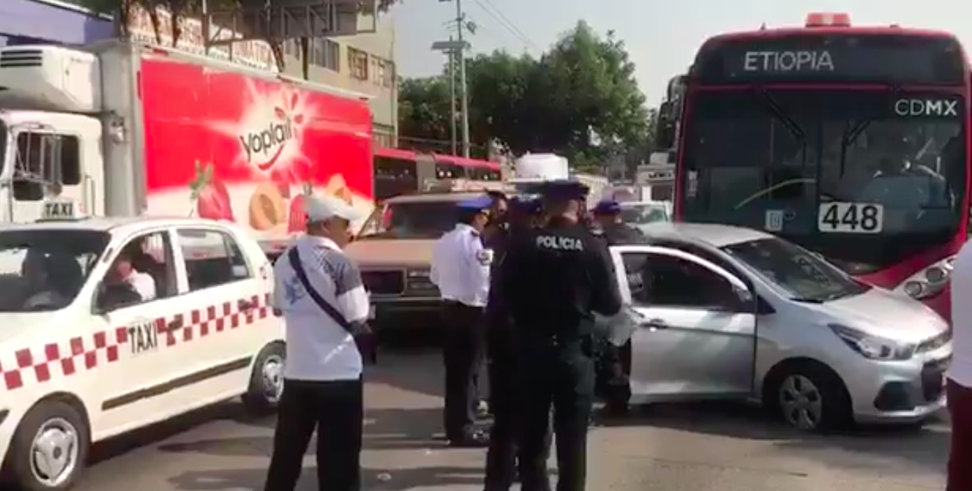 #Video Dos choques de Metrobús en menos de una hora