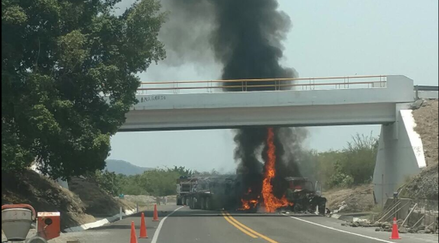 Bloqueos en la Autopista Siglo 21 por la captura de 16 criminales