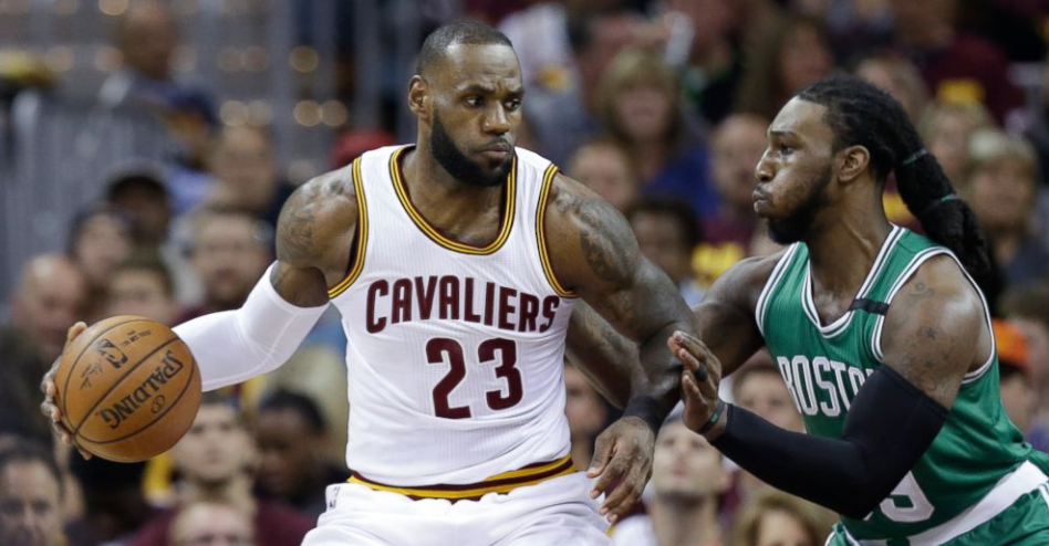LeBron discute con aficionado tras derrota ante Celtics LeBron discute con aficionado tras derrota ante Celtics