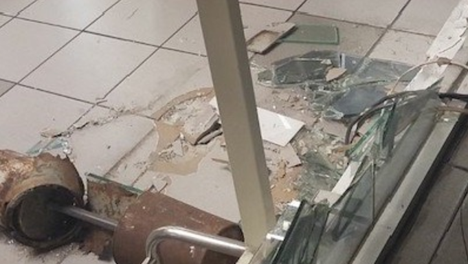 Roban cajero automático en Oxxo de Tlalnepantla