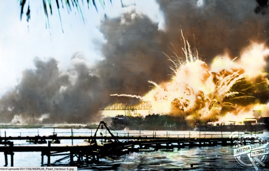 Revelan imágenes a color del ataque a Pearl Harbor - Captura-de-pantalla-2017-05-22-a-las-9.56.42