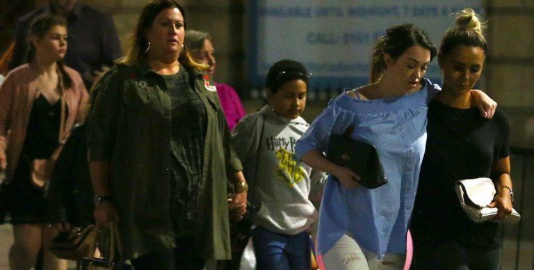 ‘Nadie revisó mi bolsa cuando entramos a la Manchester Arena’: testigo