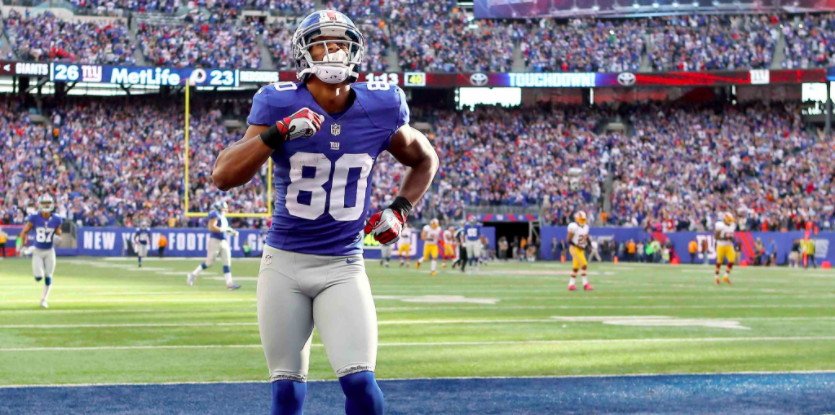 Víctor Cruz firma con los Osos de Chicago