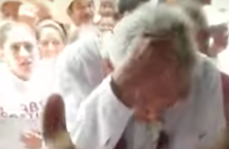 ‘Yunes mandó a que me lanzaran huevos’: López Obrador