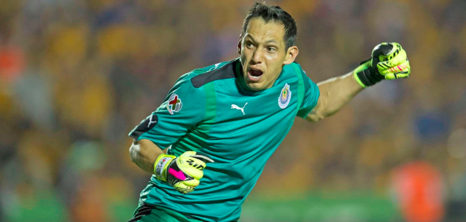 Convocan a Rodolfo Cota a la Selección Nacional