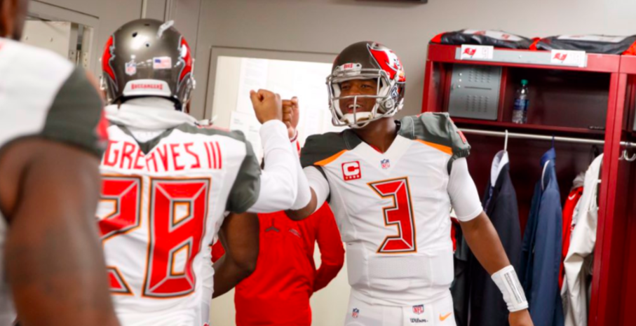 Coach de Tampa Bay se disculpa por tuit de su equipo